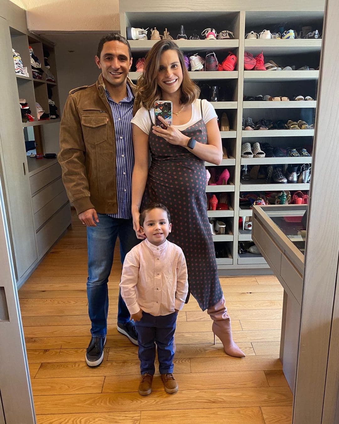 “Hoy hace 4 años nos estrenamos como papás y desde ese 16 de febrero no hago otra cosa que agradecer a la vida por bendecirnos con un niño tan noble, sensible y generoso como tú”.