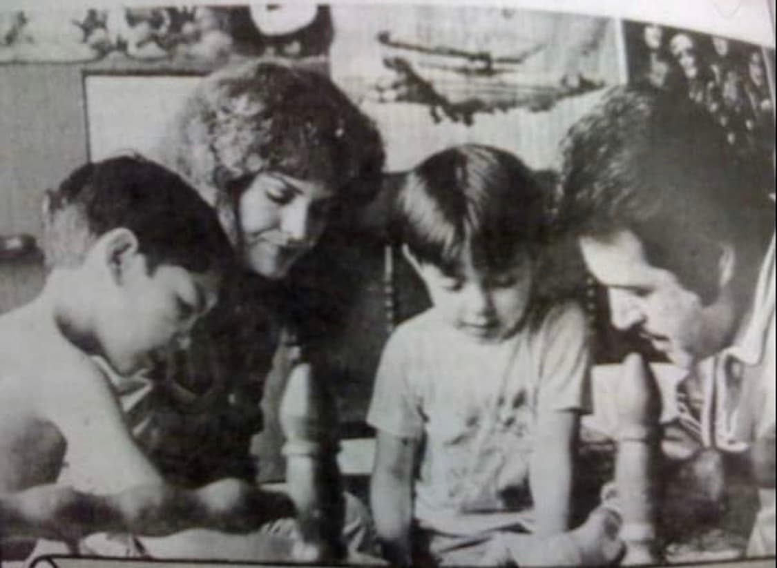 Entre estas vivencias se encuentra el nacimiento de Jorge y Ernesto, hijos de la intérprete de 'Mudanzas' con el actor Jorge Vargas, quien fuera su primer esposo.