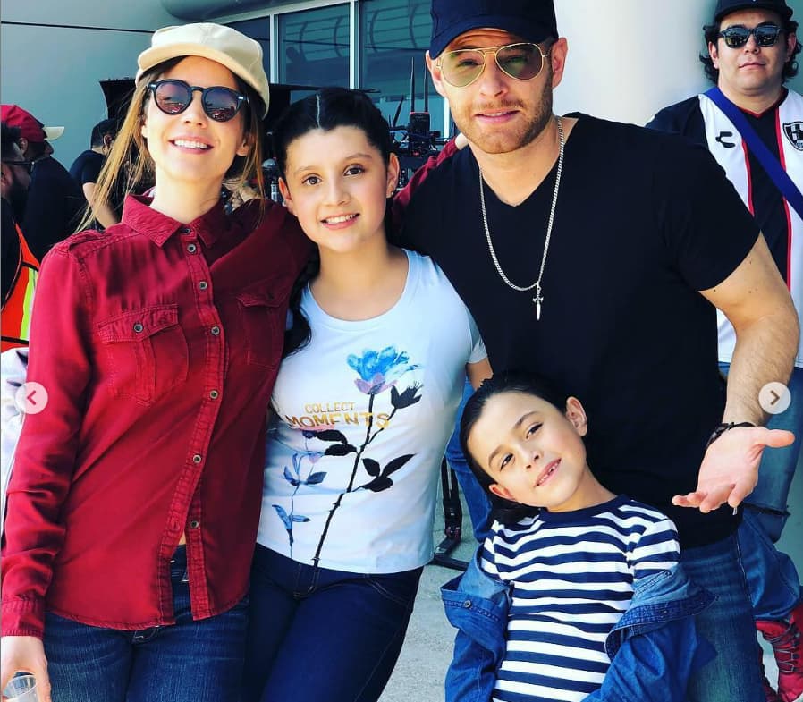 A raíz de su participación en la serie ‘Falsa identidad’, Luis Ernesto y Camila fueron relacionados sentimentalmente, rumores que se avivaron debido a las interacciones que tenían en redes sociales, pero el actor dejó claro que no hubo nada entre ellos.