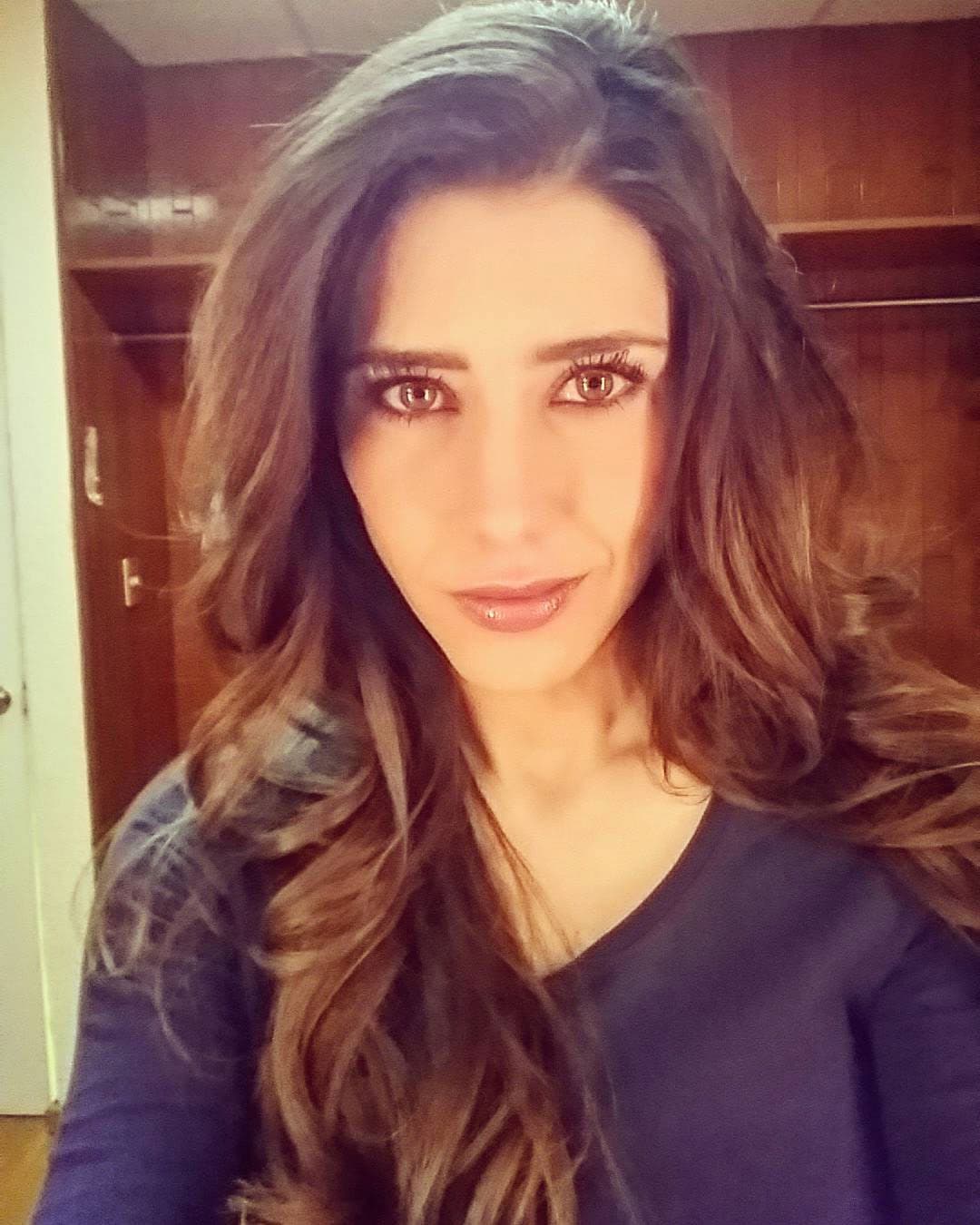 Soto informó a los medios de comunicación en agosto de 2004 que había terminado su relación con la actriz. Se rumoró que el intérprete había tenido un romance con su compañera Michelle Ramaglia, con quien trabajó en ‘Mujer de Madera’ en el momento de su separación con Martha Julia.