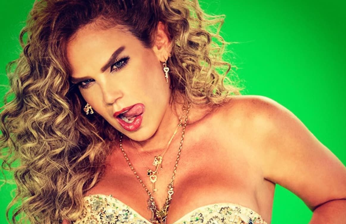 ¡Niurka baila en diminuta tanga en público!