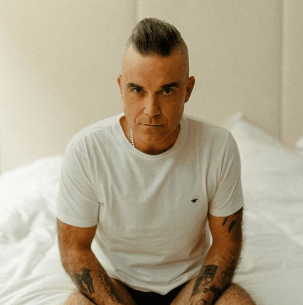 No obstante, también los hombres pueden seguir esta dieta. Así lo demostró el cantante Robbie Williams, quien actualmente es embajador de la marca y con la cual ha logrado ser más saludable. "Después de mi lesión en la espalda el año pasado, definitivamente abandoné mis hábitos alimenticios. Sentí que no solo me había decepcionado a mí mismo, sino a mi familia", reveló el cantante, de acuerdo con el diario británico, Express.