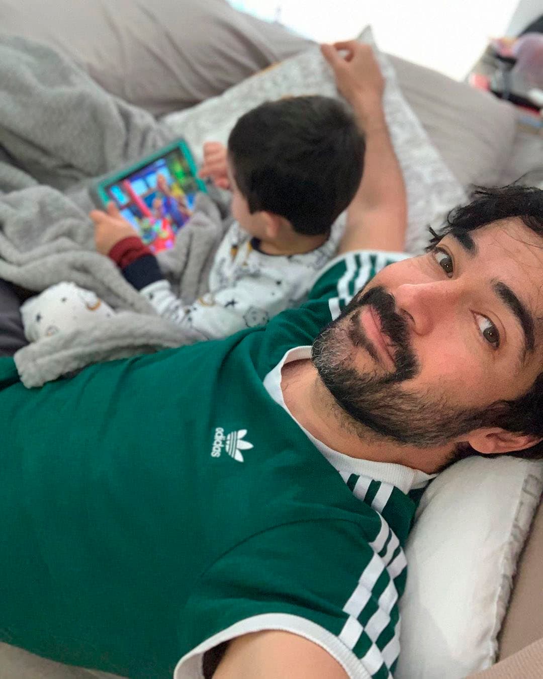Alfonso Herrera, conocido por encarnar a ‘Miguel Arango’, se convirtió en padre en 2016 de Daniel, y aunque comparte fotos del menor en las redes sociales, evita mostrar su rostro por su seguridad.