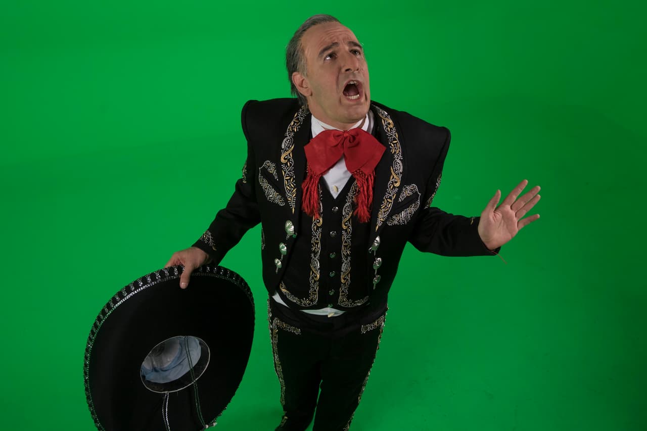 Cuando se acordó de que Margarita Zavala ya se salió de la contienda, José Antonio Meade se puso a cantar de la felicidad por ser el primero... de los rezagados en las encuestas.